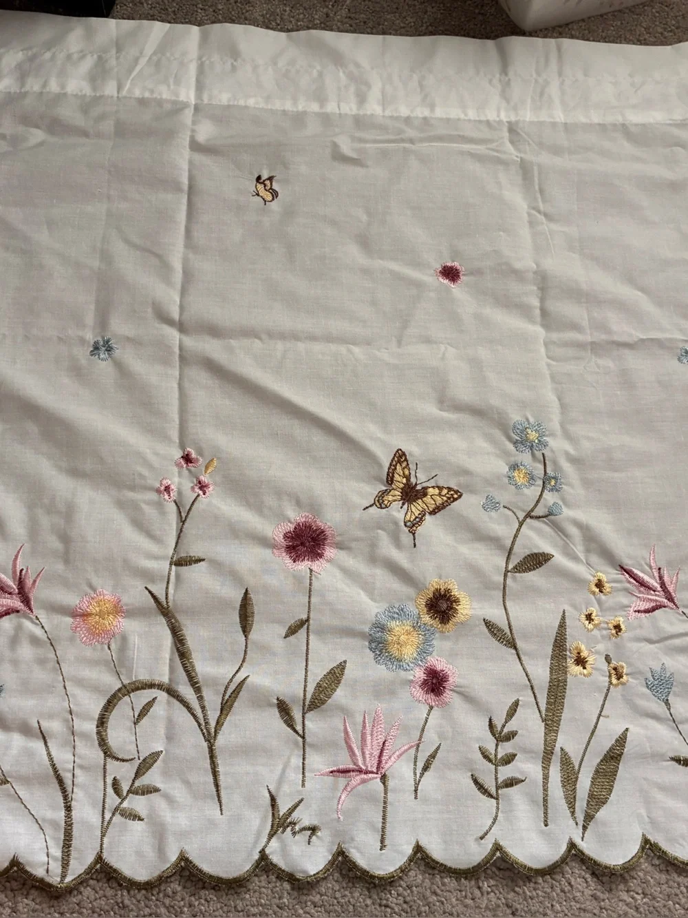 Embroidered Floral Scalloped Window Curtans in White with Multicolor Accents